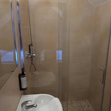 Casa de hóspedes Teddy 3*