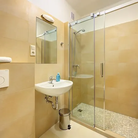 Guest house Teddy 3*